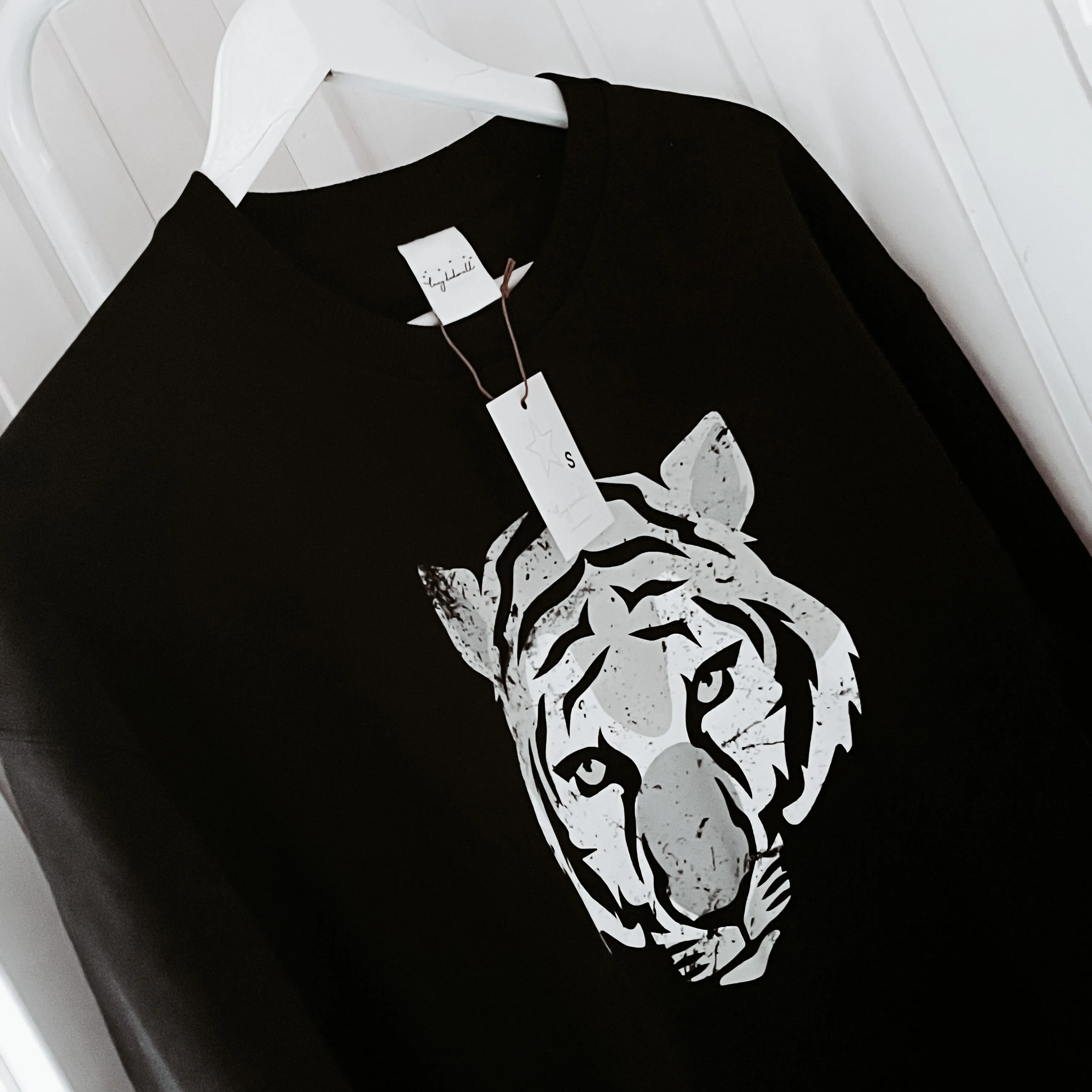 Black tiger sweatshirt *super slouchy fit* *NOW HALF PRICE!!*