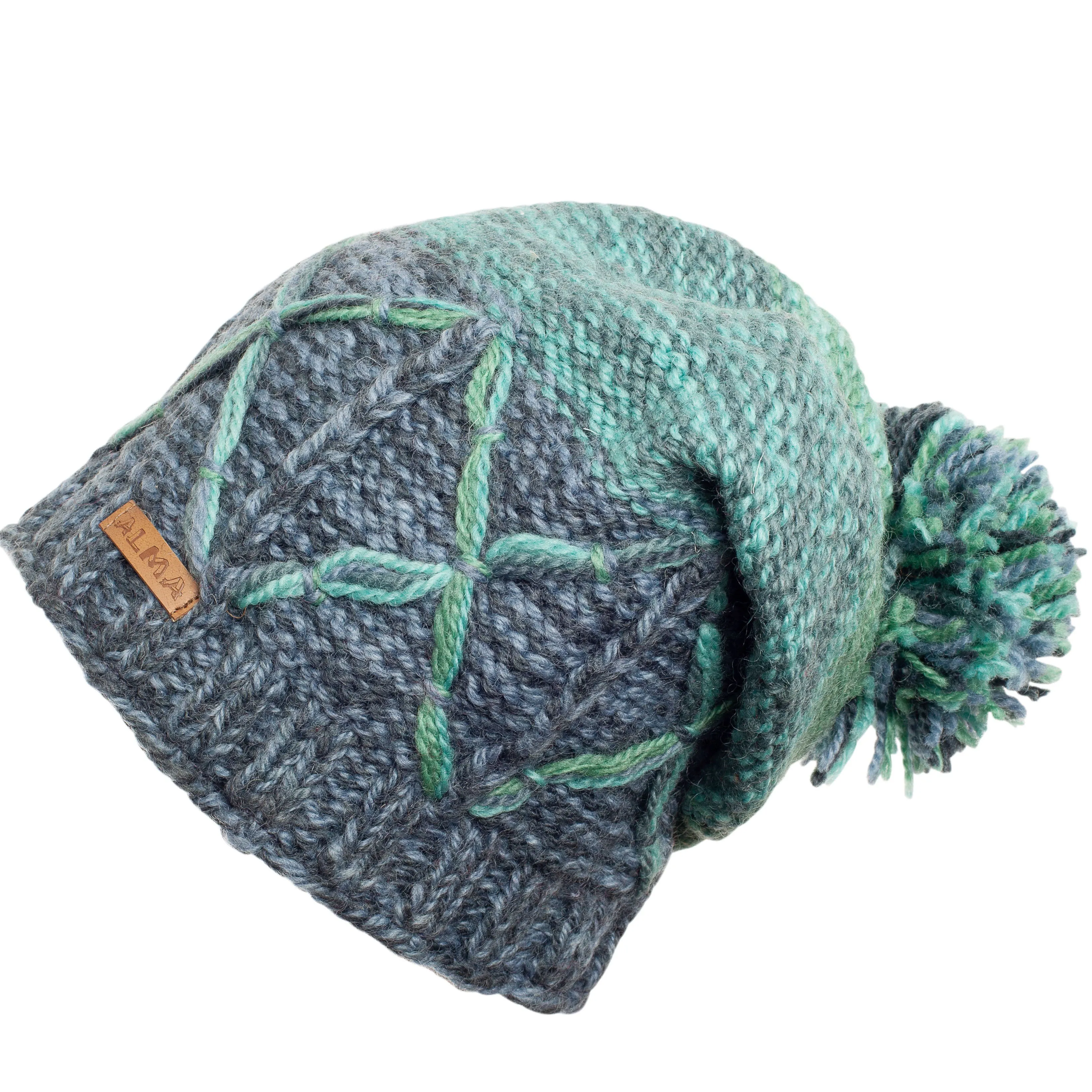 Slouchy Button Hat w. PomPom